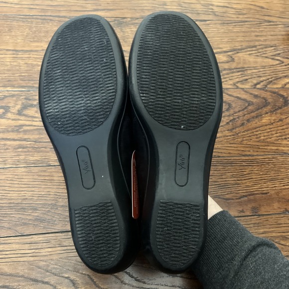 Yuu Darling Slip On Shoes Womens Size 11 M Black Almond Toe Comfort - Picture 4 of 5